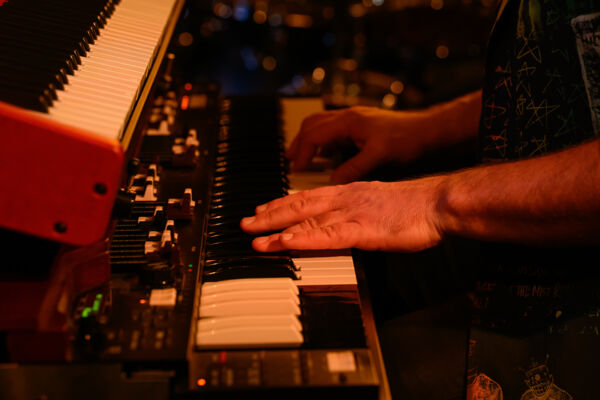 Live at Globus Music Club