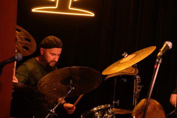 Live at Globus Music Club