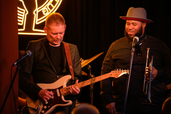 Live at Globus Music Club